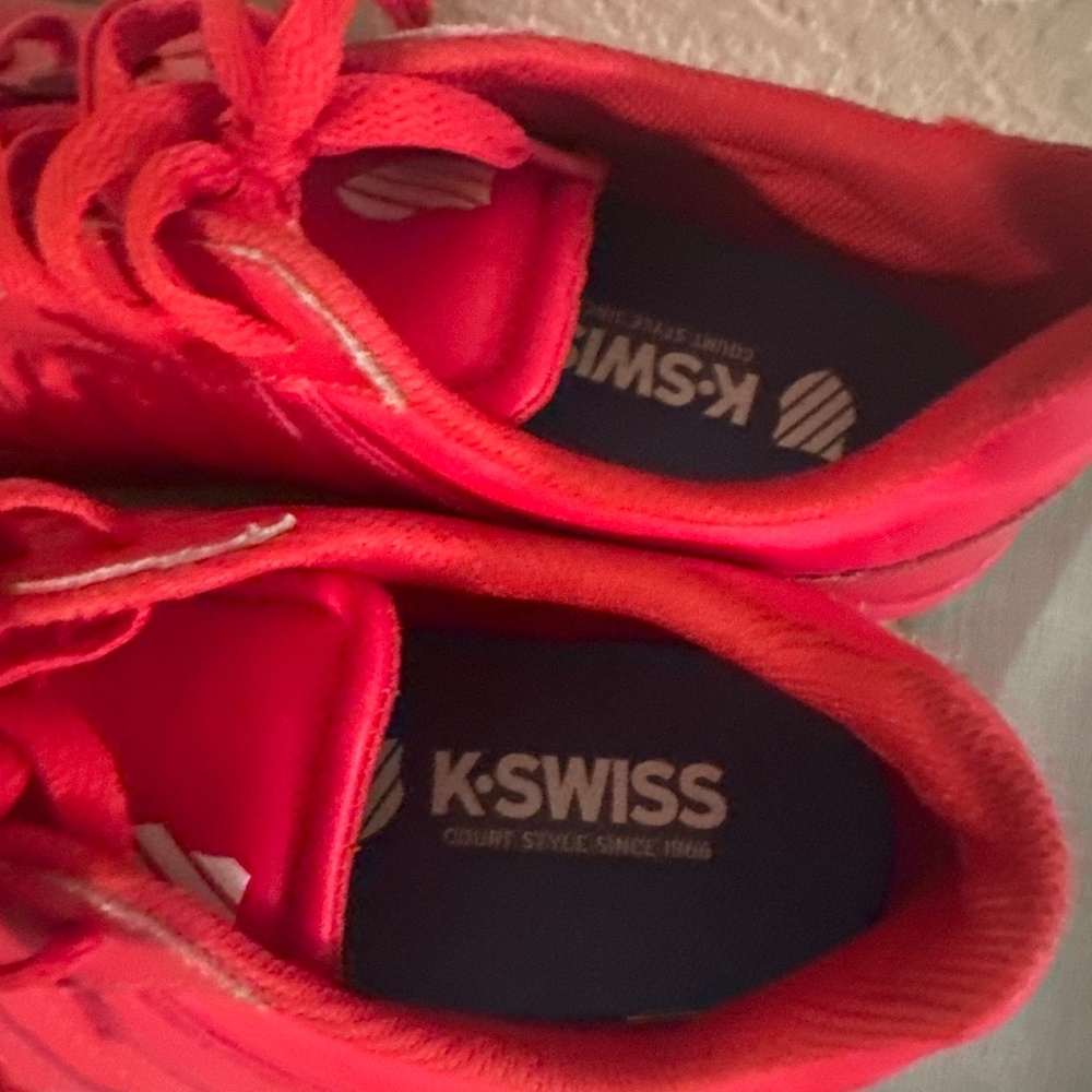 Red KSwiss - Picture 2 of 3